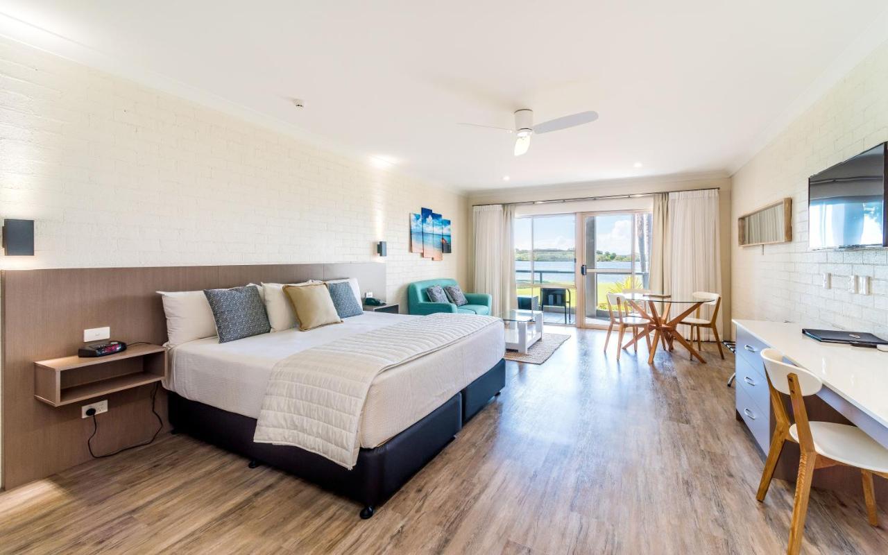 Moby Dick Waterfront Resort Motel Yamba Eksteriør billede