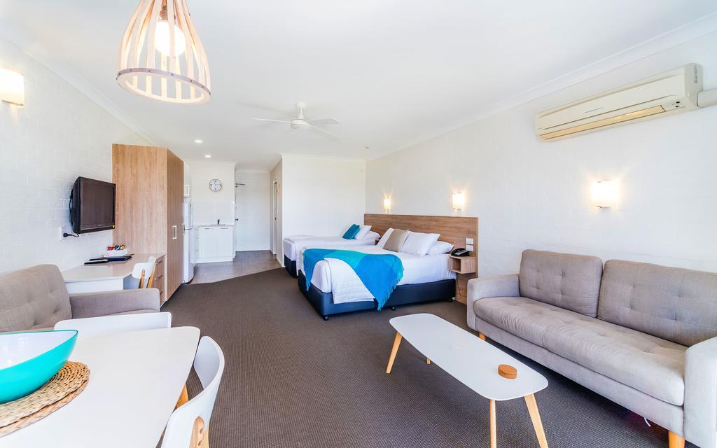 Moby Dick Waterfront Resort Motel Yamba Eksteriør billede